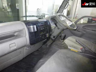 Toyota DYNA  с аукциона в Японии