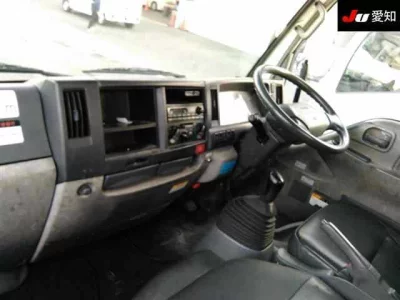 Isuzu ELF  с аукциона в Японии