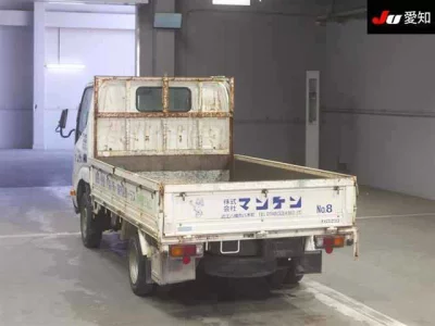 Toyota DYNA  с аукциона в Японии