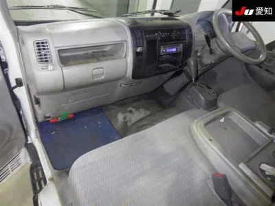 Toyota DYNA  с аукциона в Японии