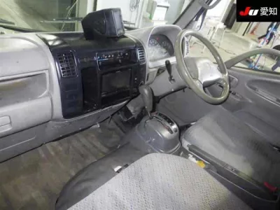 Toyota DYNA  с аукциона в Японии