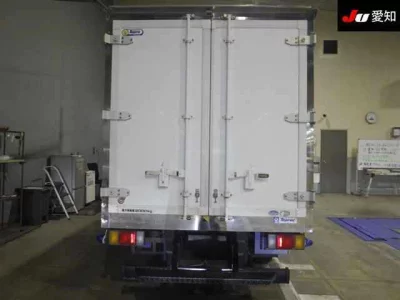 Isuzu ELF  с аукциона в Японии