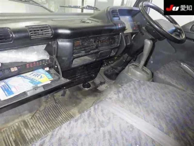 Isuzu ELF  с аукциона в Японии