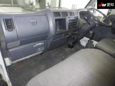 Toyota DYNA  с аукциона в Японии