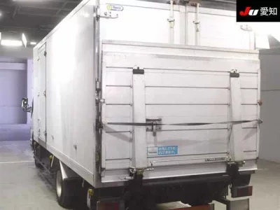 Isuzu ELF  с аукциона в Японии