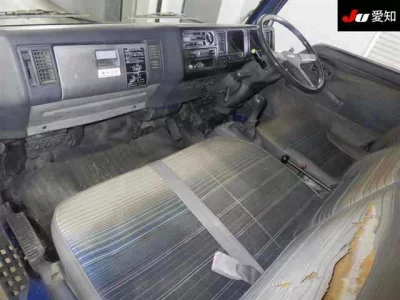 Mazda TITAN  с аукциона в Японии