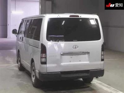 Toyota HIACE VAN  с аукциона в Японии