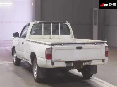 Toyota HILUX  с аукциона в Японии