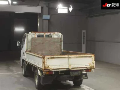 Toyota DYNA  с аукциона в Японии