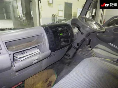 Toyota DYNA  с аукциона в Японии