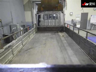 Mazda TITAN  с аукциона в Японии