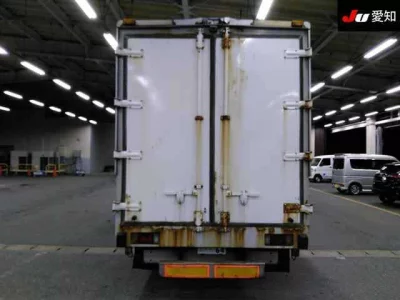 Isuzu ELF  с аукциона в Японии