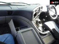 Nissan QUON лот № 8647 оценка 3.5  с аукциона в Японии 2