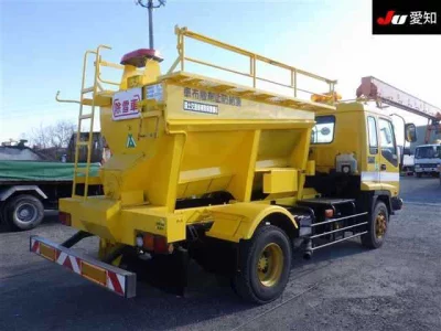 Isuzu FORWARD  с аукциона в Японии