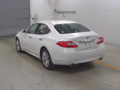 Nissan FUGA  с аукциона в Японии