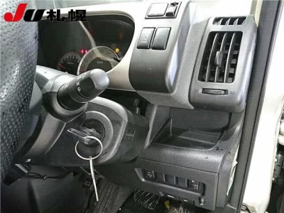 Nissan SERENA  с аукциона в Японии