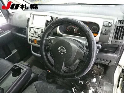 Nissan SERENA  с аукциона в Японии