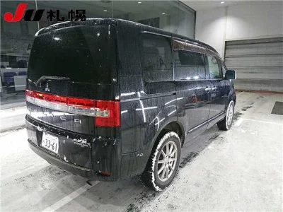 Mitsubishi DELICA D5