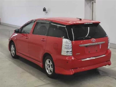 Toyota WISH  с аукциона в Японии