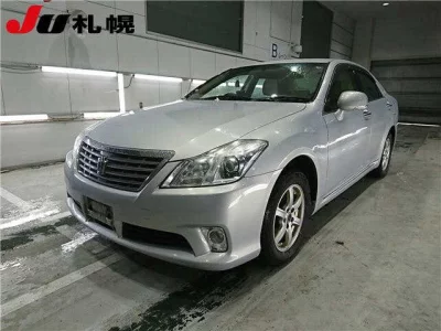 Toyota CROWN  с аукциона в Японии