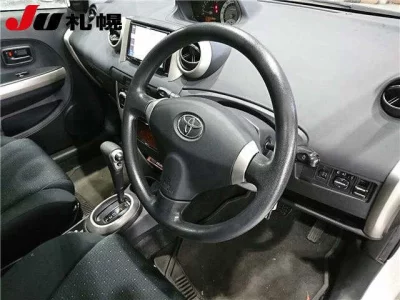 Toyota IST  с аукциона в Японии
