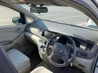 Toyota ISIS лот № 80021 оценка R  с аукциона в Японии 2