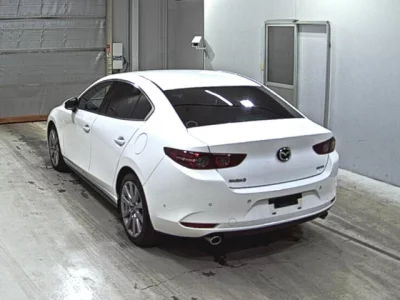 Mazda MAZDA3  с аукциона в Японии