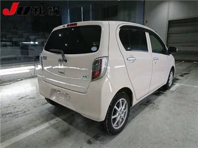 Toyota PIXIS EPOCH  с аукциона в Японии