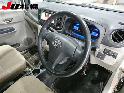 Toyota PIXIS EPOCH  с аукциона в Японии