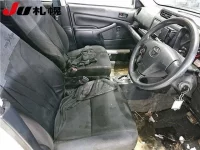 Toyota SUCCEED лот № 23 оценка 3  с аукциона в Японии 4