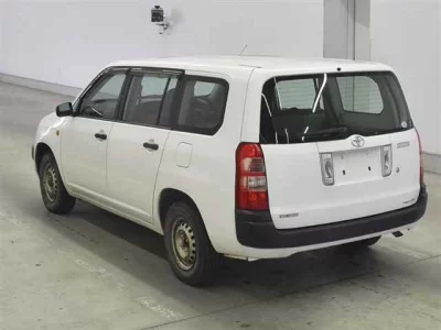 Toyota SUCCEED  с аукциона в Японии