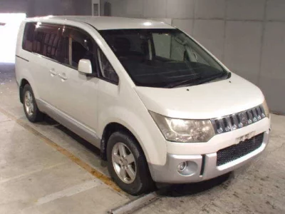 Mitsubishi DELICA D5  с аукциона в Японии