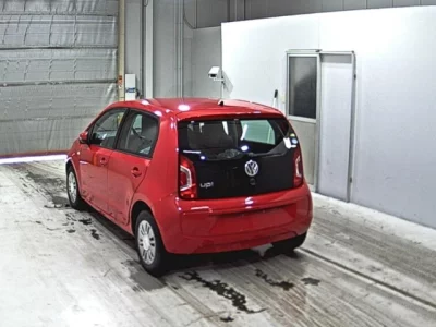 Volkswagen UP  с аукциона в Японии