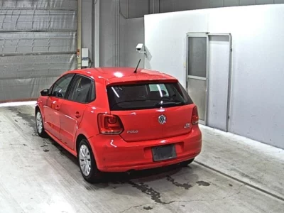 Volkswagen POLO  с аукциона в Японии