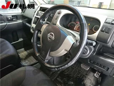 Nissan SERENA  с аукциона в Японии