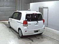 Toyota PORTE лот № 9067 оценка 4  с аукциона в Японии 1