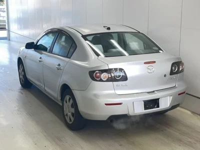 Mazda AXELA  с аукциона в Японии