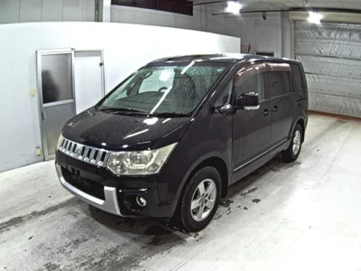 Mitsubishi DELICA D5  с аукциона в Японии