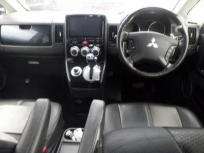Mitsubishi DELICA D5  с аукциона в Японии