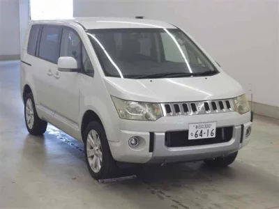 Mitsubishi DELICA D5