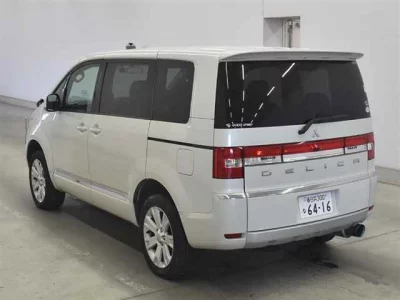 Mitsubishi DELICA D5