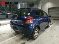 Toyota VITZ лот № 77 оценка 3  с аукциона в Японии 1