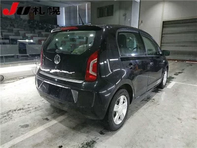 Volkswagen UP  с аукциона в Японии