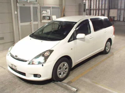 Toyota WISH  с аукциона в Японии