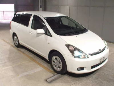 Toyota WISH  с аукциона в Японии