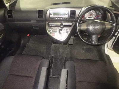 Toyota WISH  с аукциона в Японии