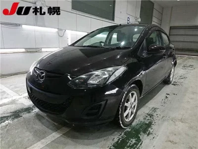 Mazda DEMIO  с аукциона в Японии
