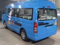 Toyota HIACE лот № 8106 оценка R  с аукциона в Японии 1
