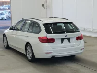 BMW 3-Series лот № 3350 оценка 4  с аукциона в Японии 1