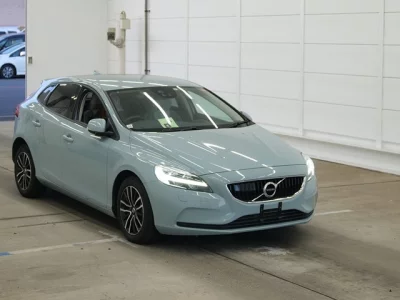 Volvo V40  с аукциона в Японии